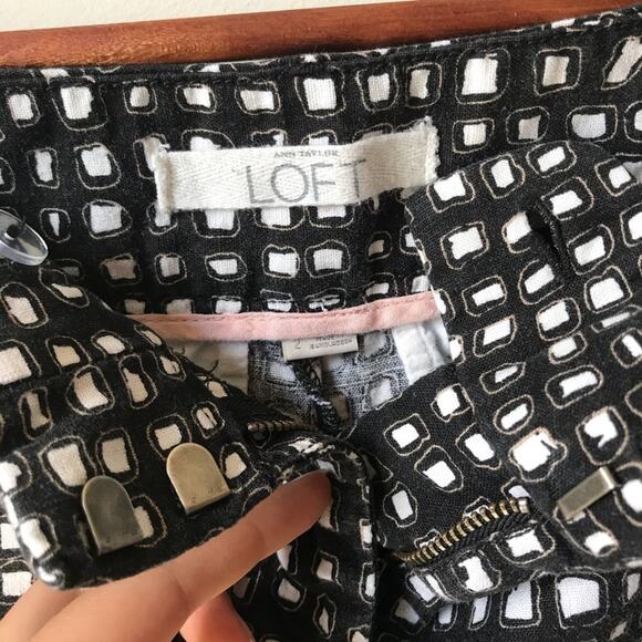 LOFT Patterned Chino Shorts - Picture 2 of 5